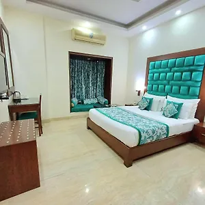 3* Hotel Siris 18