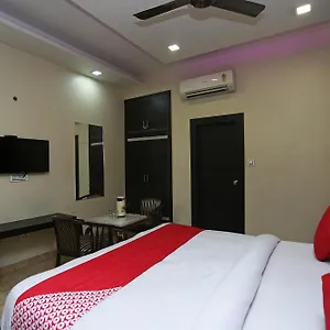 Oyo 27864 Samrat Gurgaon